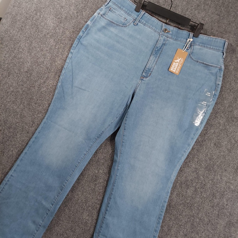 NEW Eddie‎ Bauer Venture Stretch Bootcut Jeans Womens 24W Plus Blue Light Wash